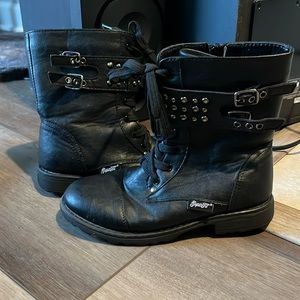 Rocker like boots for girls